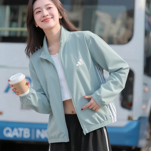 阿迪达斯女装外套夏季薄款夹克2026新款运动服训练梭织上衣KC5489