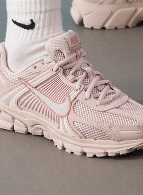 NIKE耐克女鞋粉色休闲鞋2025新款冬季运动鞋ZOOM低帮HQ0458-600