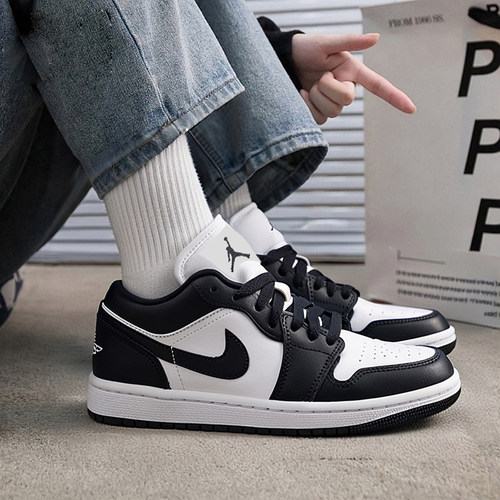 NIKE耐克官方正品男鞋女鞋冬季新款AJ1情侣低帮板鞋休闲鞋DC0774