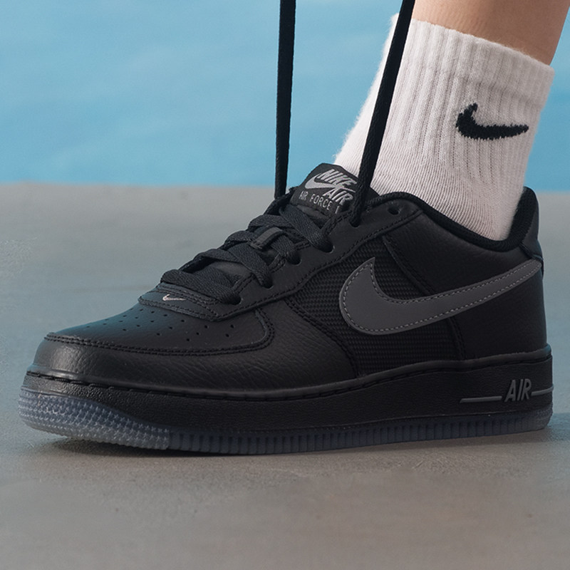 NIKE耐克女鞋休闲鞋25新款运动鞋Air Force 1轻便板鞋IM6027-010