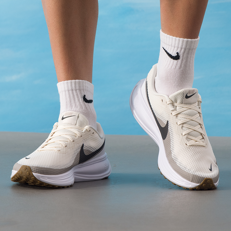 耐克（NIKE）男鞋2025冬季新款运动鞋revolution 8缓震舒适跑步鞋