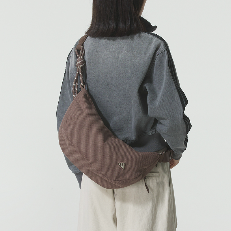 阿迪达斯男包女包单肩包25冬季新款运动户外旅行休闲斜挎包KE6636