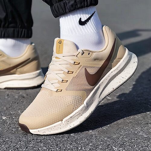 NIKE耐克网面跑鞋男鞋新款公路跑步鞋RUN SWIFT 3运动鞋DR2695