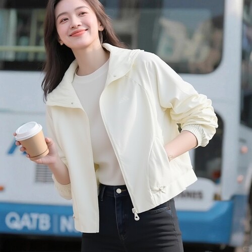 阿迪达斯女装白色梭织连帽夹克外套26秋季跑步正品运动服KH2713