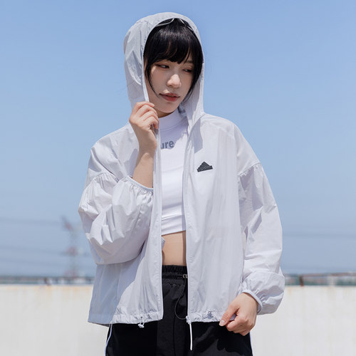 阿迪达斯外套女2026夏季新款白色正品衣皮肤衣运动连帽夹克IM8835