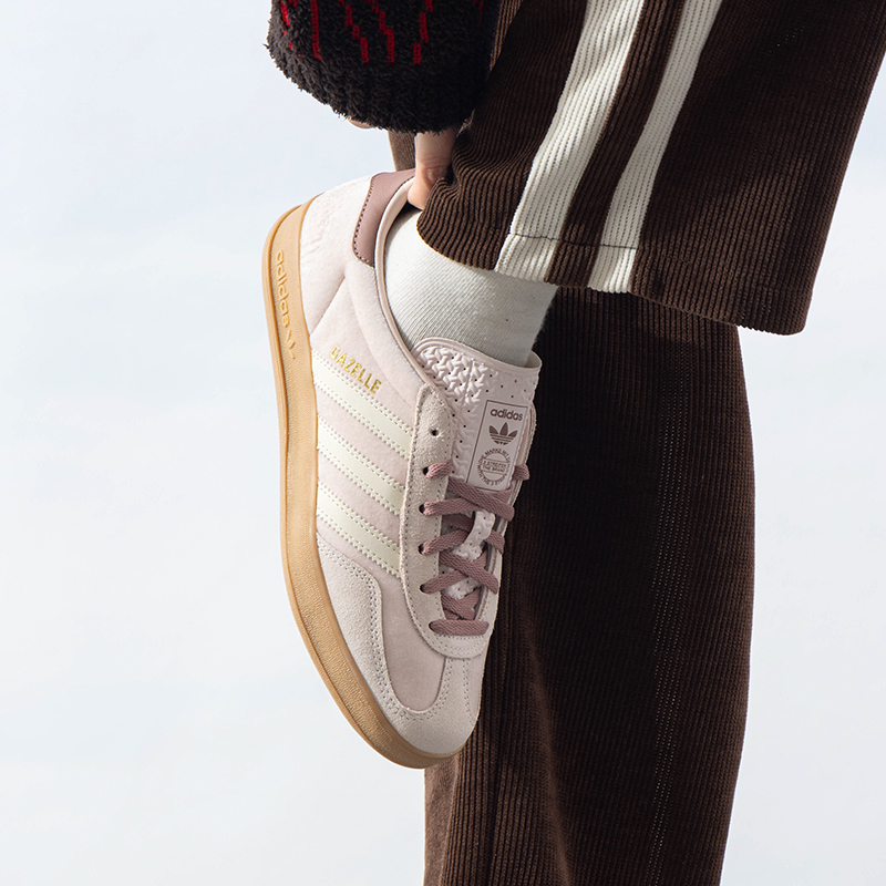 阿迪达斯2025冬季新款粉色德训鞋女鞋低帮休闲运动鞋三叶草