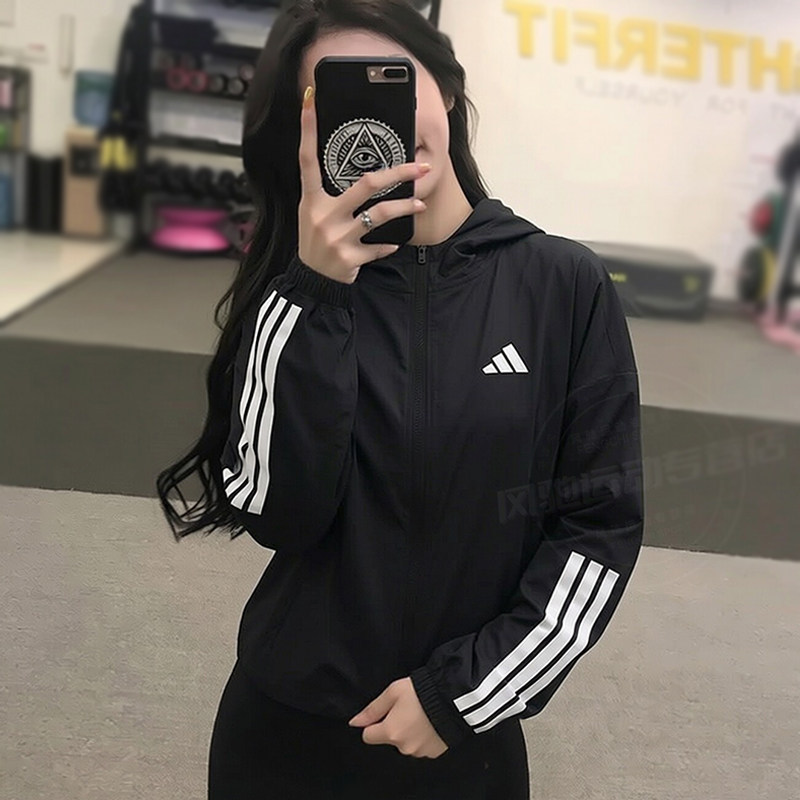 阿迪达斯黑色外套女2026秋季新款正品三条杠夹克复古休闲薄款上衣图片