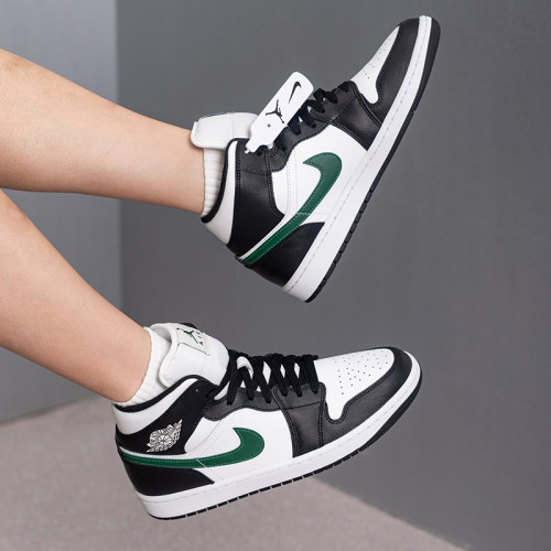 NIKE耐克男装AJ篮球鞋2026新款AIR JORDAN 1高帮运动休闲鞋DQ8426