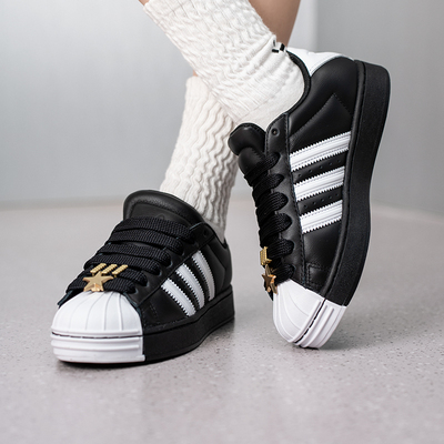 阿迪达斯女鞋低帮板鞋贝壳头休闲鞋26春季新款三叶草运动鞋JR7444