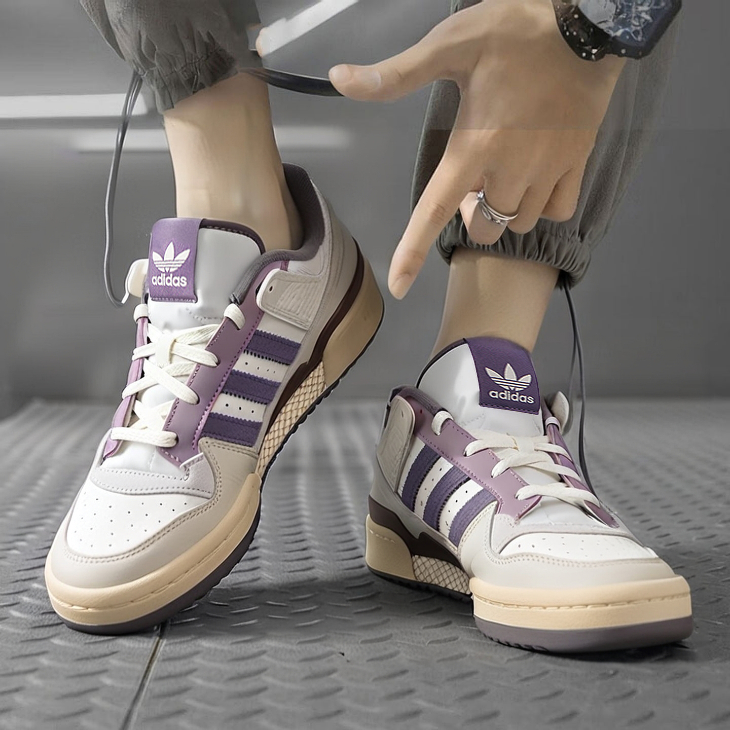 adidas阿迪达斯三叶草男女FORUM LOW篮球风时尚休闲板鞋JQ6735