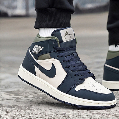 NIKE官方旗舰AJ1中帮篮球鞋男鞋25冬季新款耐克正品AJ1板鞋运动鞋