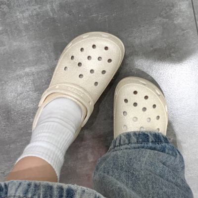 Crocs卡骆驰闪耀云朵Clog2025新款米色轻便增高洞洞鞋2207241-0WV