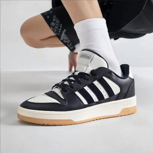 adidas官方男鞋低帮板鞋26秋季皮面低帮透气运动鞋IH7963