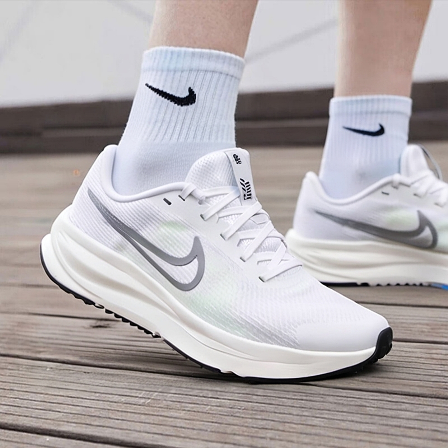 耐克NIKE正品女鞋2025夏季款减震透气休闲运动跑步鞋HM9593-104