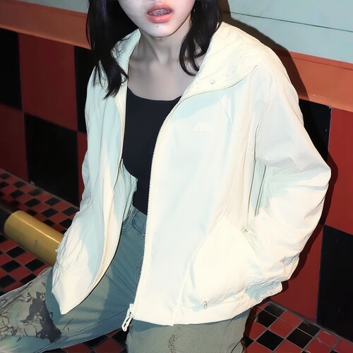 adidas阿迪达斯凉感连帽薄外套女装运动服26新款梭织夹克KH2713