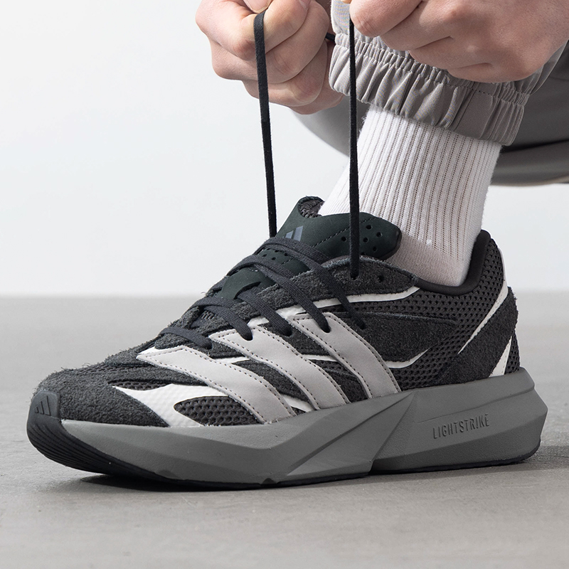 阿迪达斯男鞋 运动鞋冬季低帮透气健身训练男士缓震跑步鞋 JQ9972