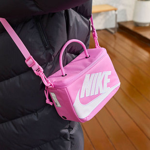 NIKE耐克鞋盒式斜挎包男女粉色单肩包2025新款休闲旅行包FN3059