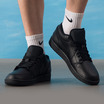 NIKE耐克男鞋黑色滑板鞋Air Jordan 1运动休闲鞋低帮篮球鞋553558