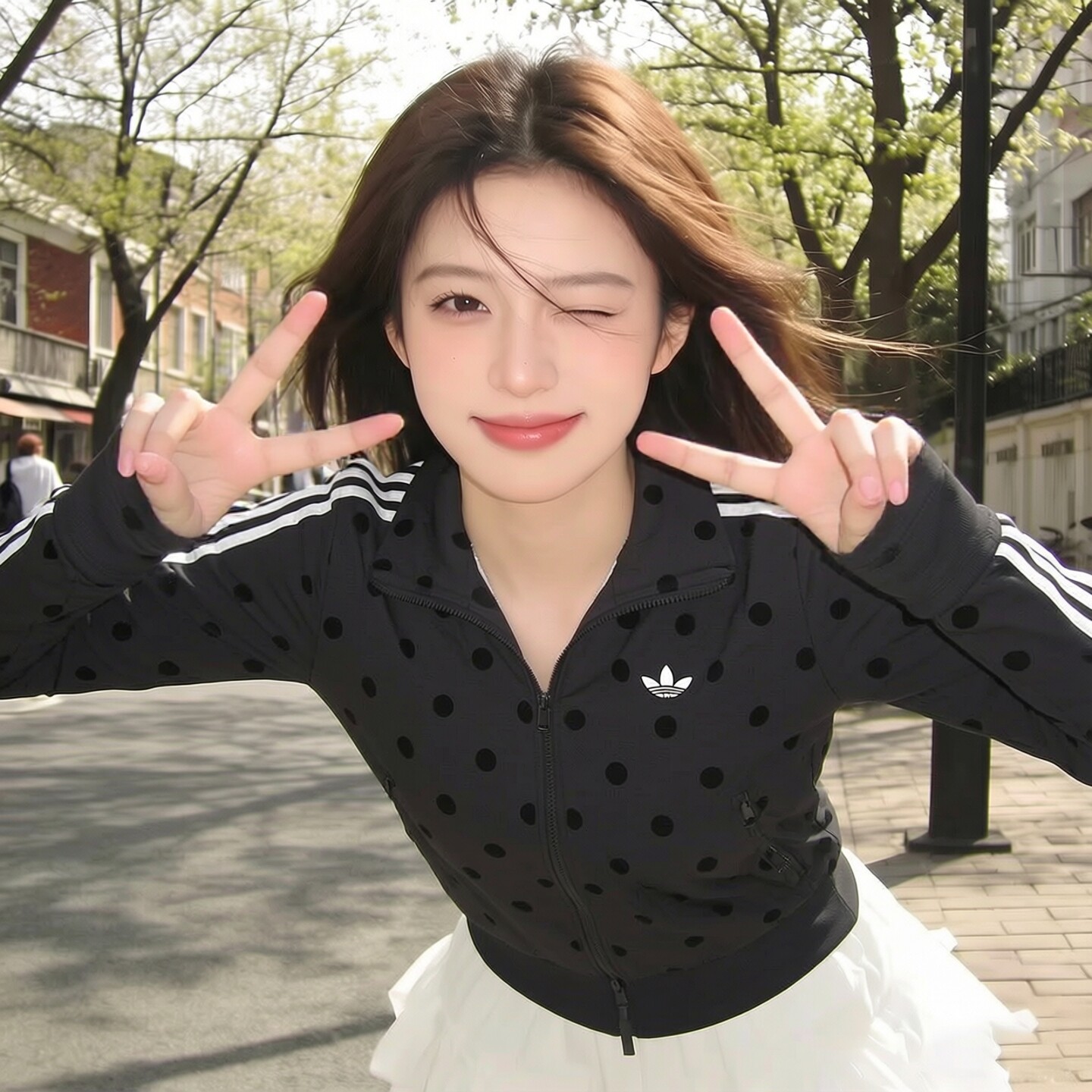 阿迪达斯三叶草女黑色波点针织夹克外套秋季新款立领运动服KV1166