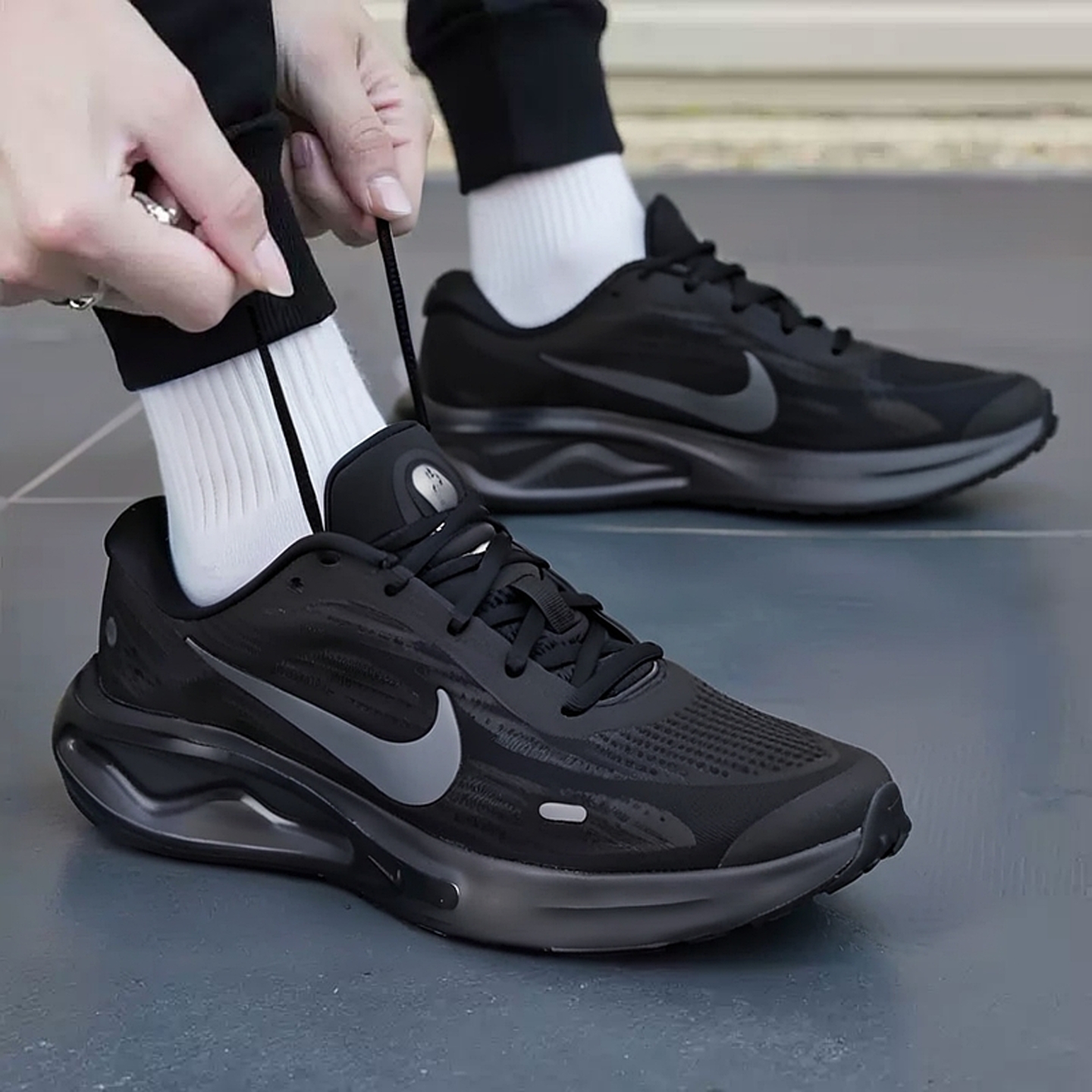 NIKE耐克男鞋跑步鞋2025冬季新款健身训练鞋低帮运动鞋FN0228-009