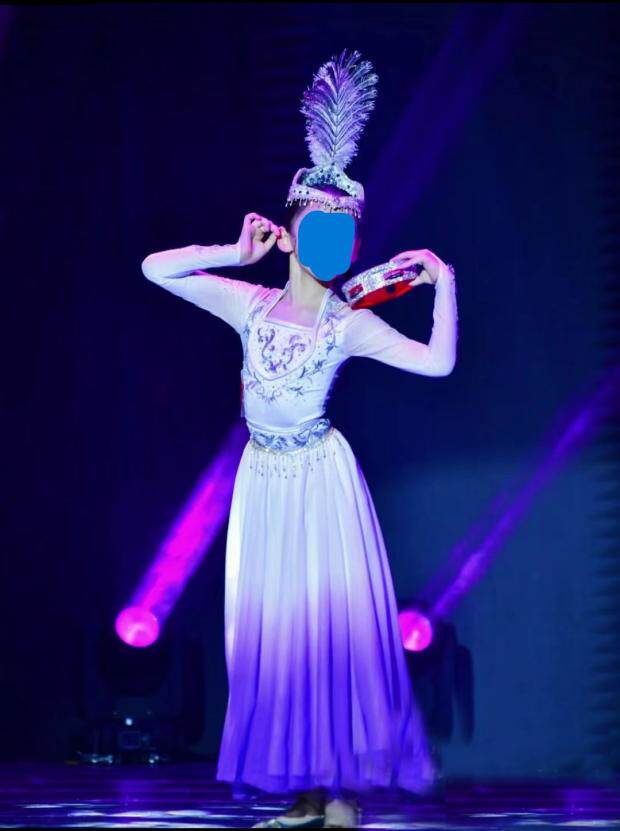 维族舞蹈服新疆舞中考演出服定做大裙摆头饰阿依古丽艺考考级