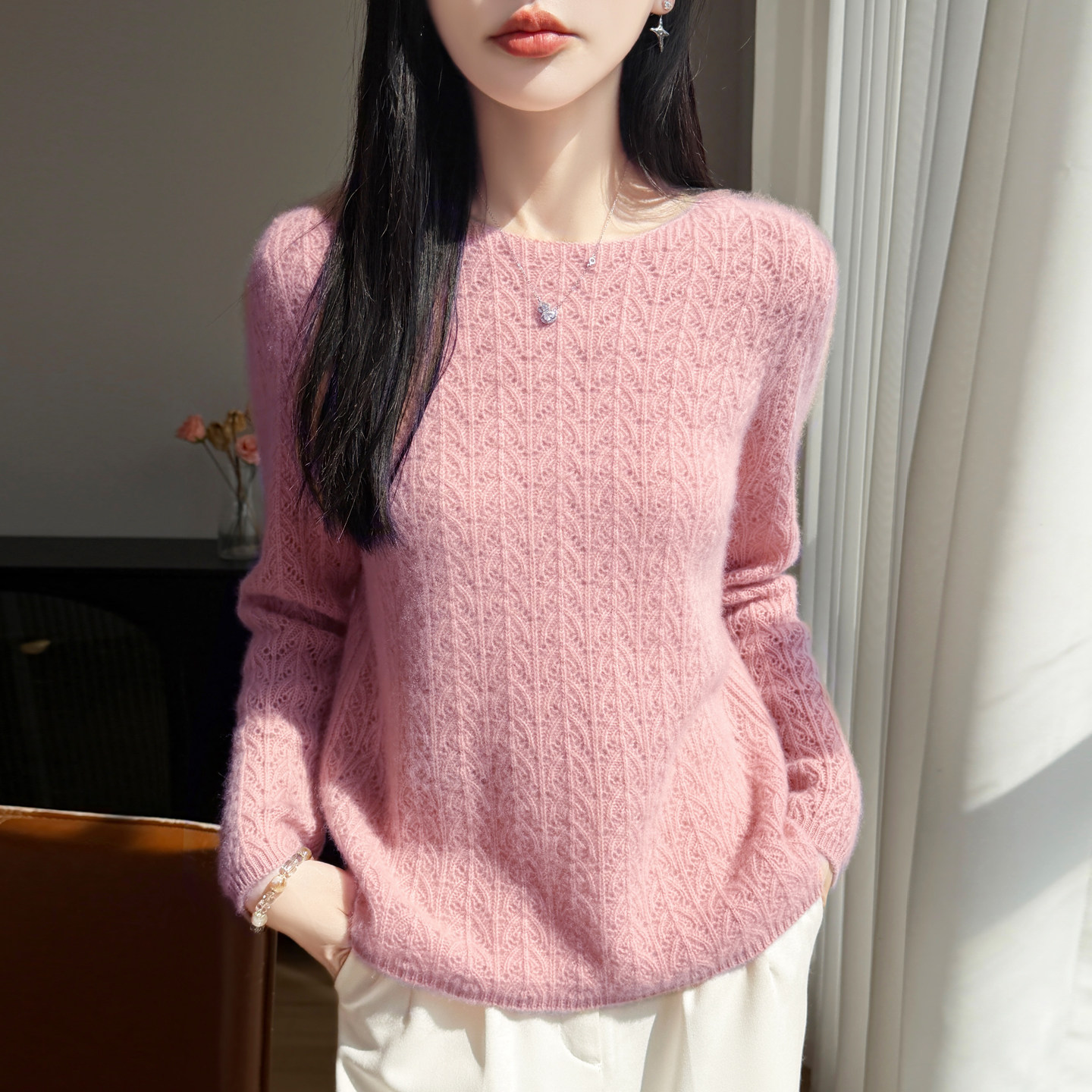 春秋精纺毛镂空圆领女针织衫薄款图片