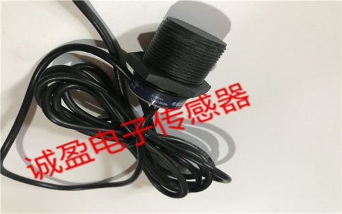 施耐德接近开关XS4P30NA340 XS4P30PA340L1 XS4P30PA340