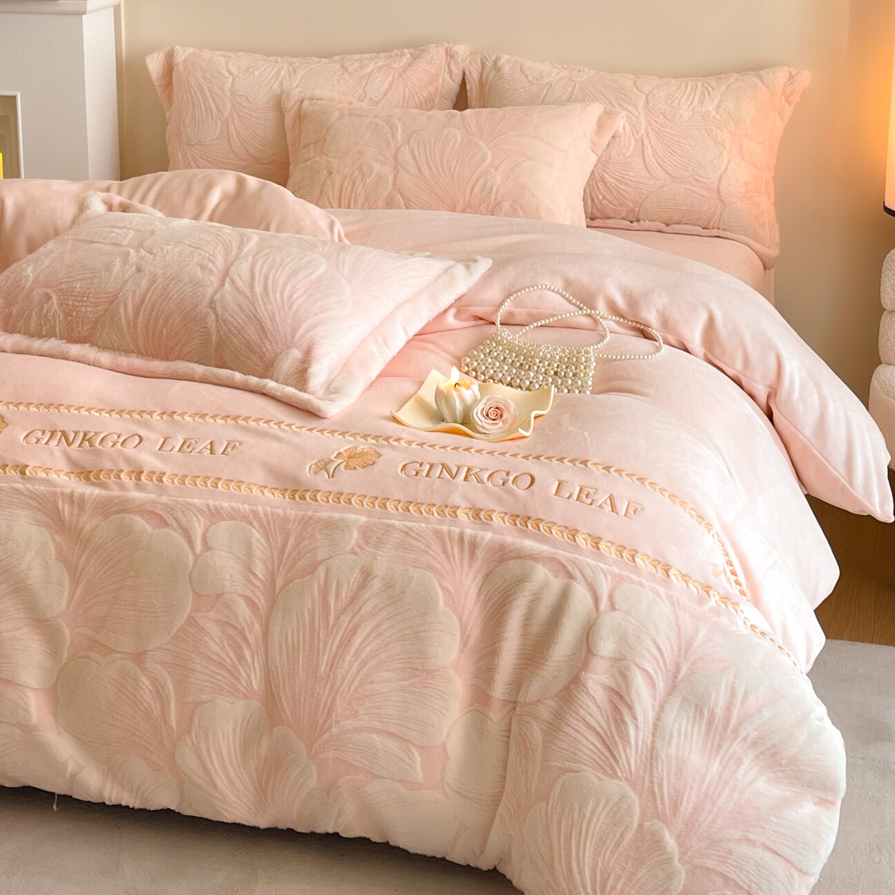 牛奶绒四件套轻奢高级感2025新款加绒加厚被套双面珊瑚法兰绒床单