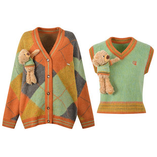 套装 法式 马甲时尚 毛衣外套 设计感立体小熊玩偶V领菱格针织开衫