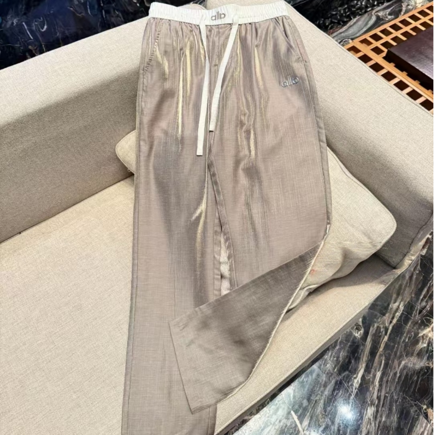 春季时尚轻奢简约个性拼接设计款男士垂感直筒休闲裤撞色抽绳卫裤