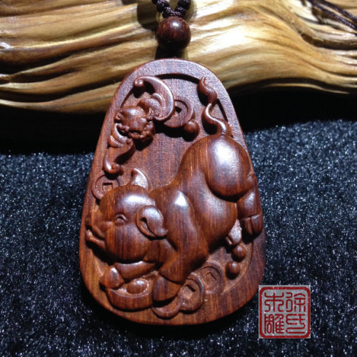 印度小叶紫檀猪吊坠 红木十二生肖猪木牌 项链挂坠 牌子 平安挂件