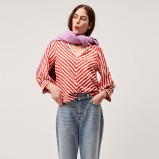 有大码 T恤 舒适全棉色织条纹宽松裁剪V领九分泡泡袖