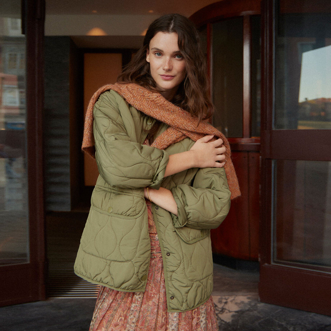 葫芦纹压花波浪纹衔缝宽松廓形无领单排按扣插件袖Oversize棉服,女装/女士精品,棉衣/棉服,淘宝优惠券,粉丝福利购,淘宝优惠卷