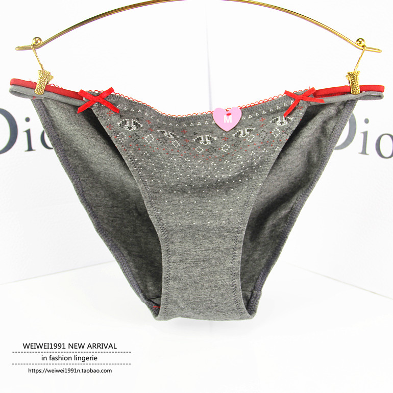 高档青年少女提臀时尚纯色性感透气生理三角内裤女纯棉档中腰白色