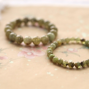 #一物一图#在每一个细碎的时光里藏下惊喜 -绿色石榴石沙弗莱手串