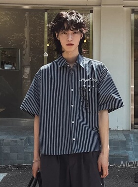 韩国东大门代购夏季高街潮流复古条纹宽松休闲短袖衬衫男bSH2516