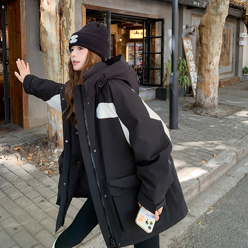 黑色工装羽绒服女中长款2025冬季新款设计感超好看90白鸭绒外套潮图片
