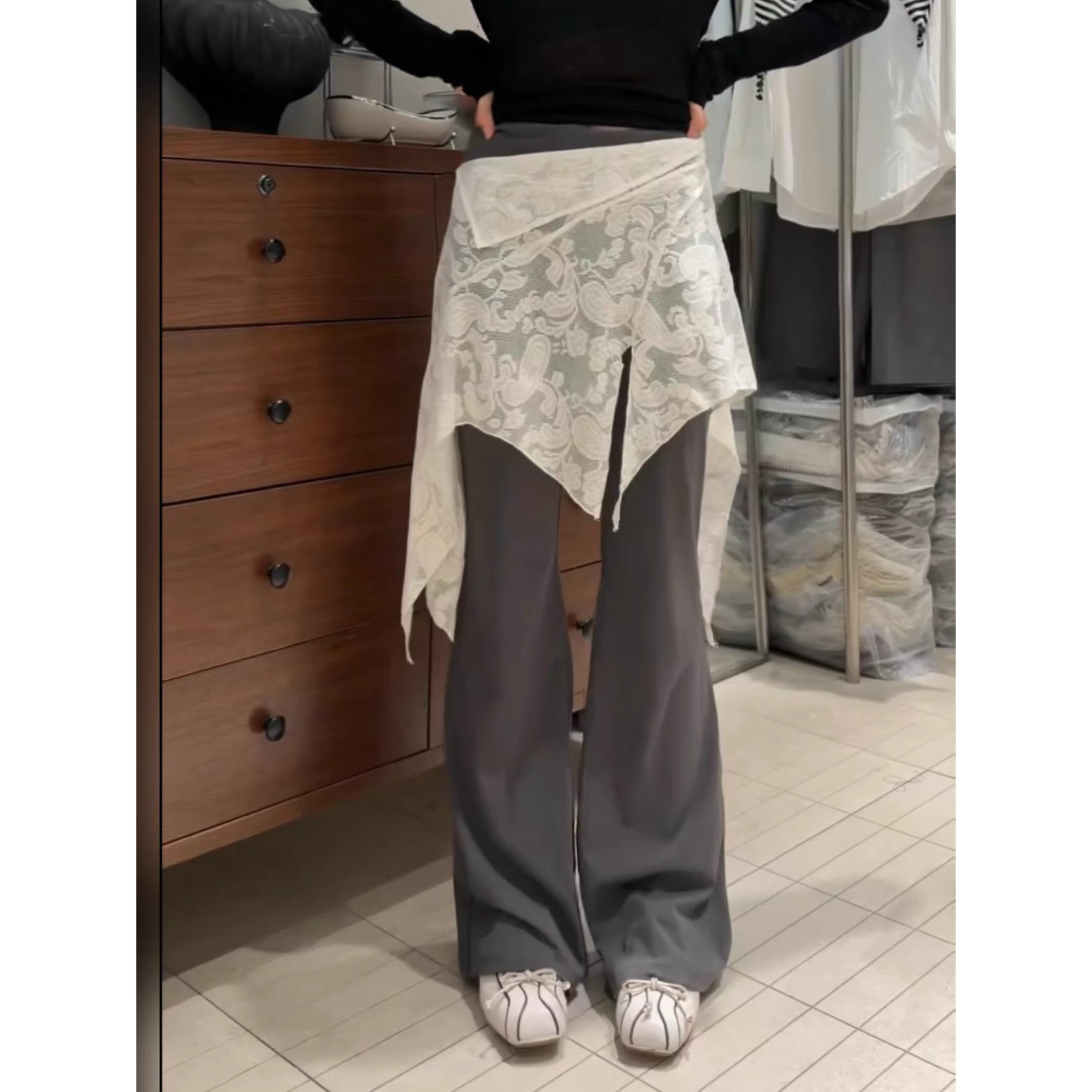 设计感小众屁帘拼接蕾丝高腰显瘦微喇裤女修身洋气显瘦休闲裤长裤