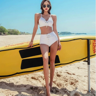 三奇泳衣女分体三角温泉性感小胸聚拢白色小清新显瘦学生运动泳装