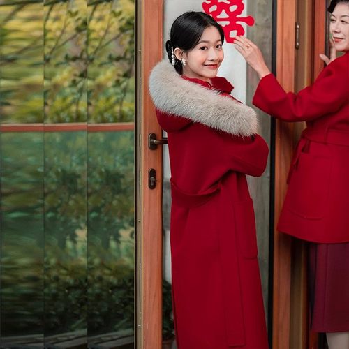 【小二推荐】狐狸大毛领秋冬大衣