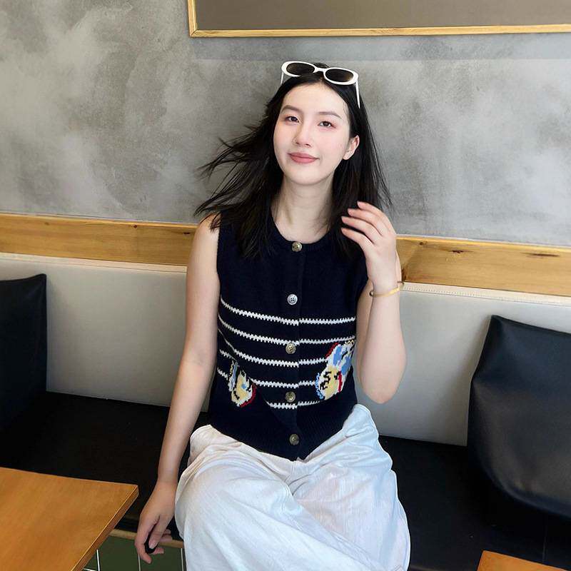 2025秋冬新款圆领提花短款羊毛针织背心女式刺绣无袖减龄马甲