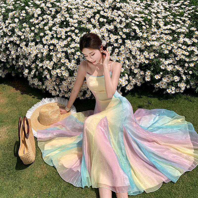 度假温柔裙海边彩虹仙女甜美收腰吊带夏季风多巴胺超仙显瘦连衣裙