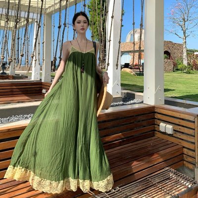 海岛度假风设计感超仙大摆复古绿色褶皱蕾丝吊带氛围感绝美长裙子