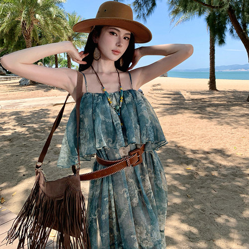 法式浪漫风度假吊带连衣裙女蓝绿色长裙收腰裙摆度假风穿搭