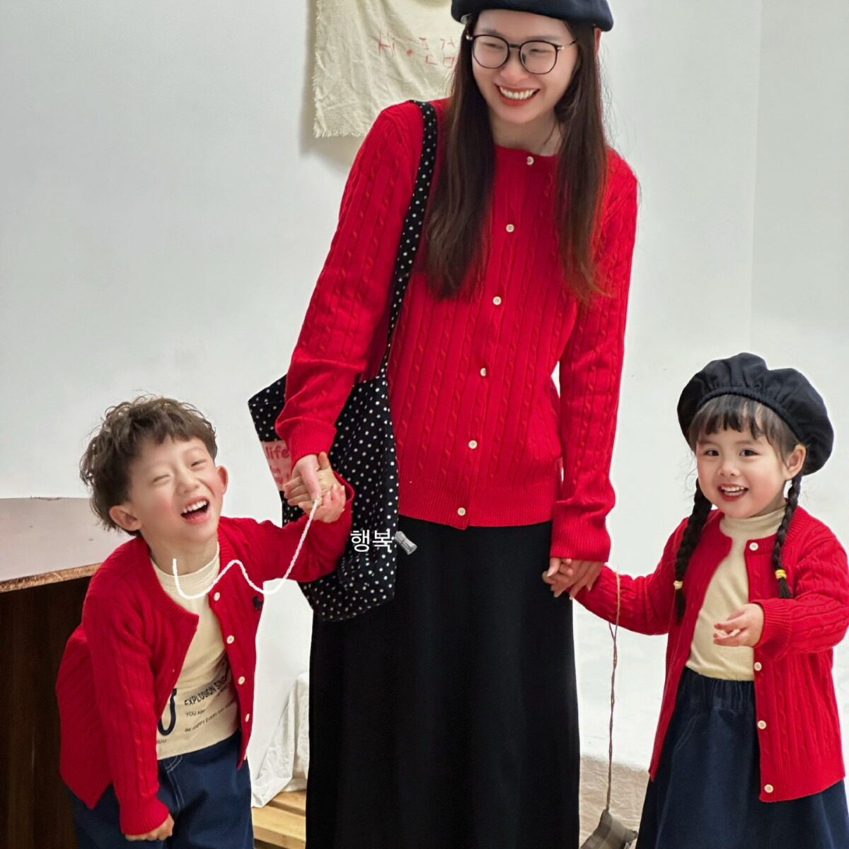 亲子装毛衣红色一家三口男女童秋冬兔毛混纺麻花刺绣针织新年开衫