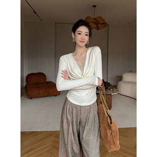 纪金其秋季白色v领蕾丝边长袖上衣显瘦气质扭结设计感性感上衣女