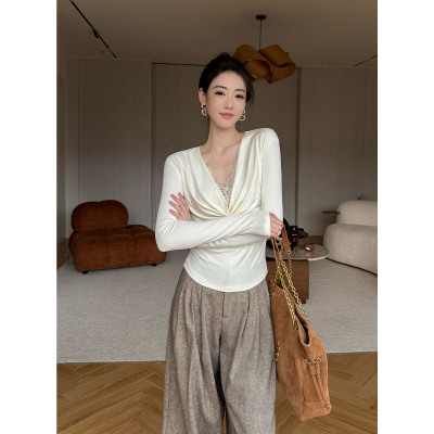 纪金其秋季白色v领蕾丝边上衣