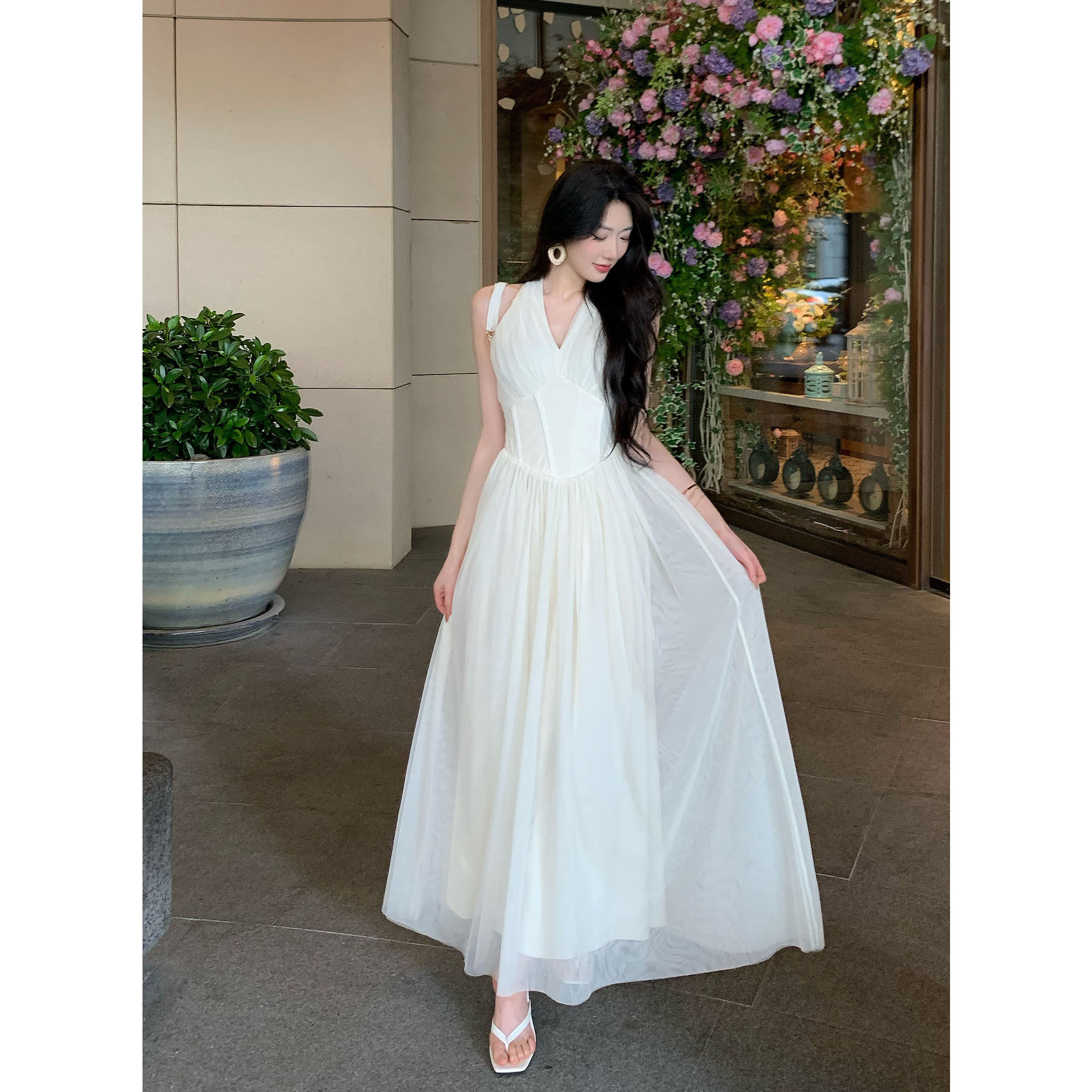 纪金其夏季无袖挂脖露肩连衣裙小众白色仙女风温柔长裙小众晚礼服