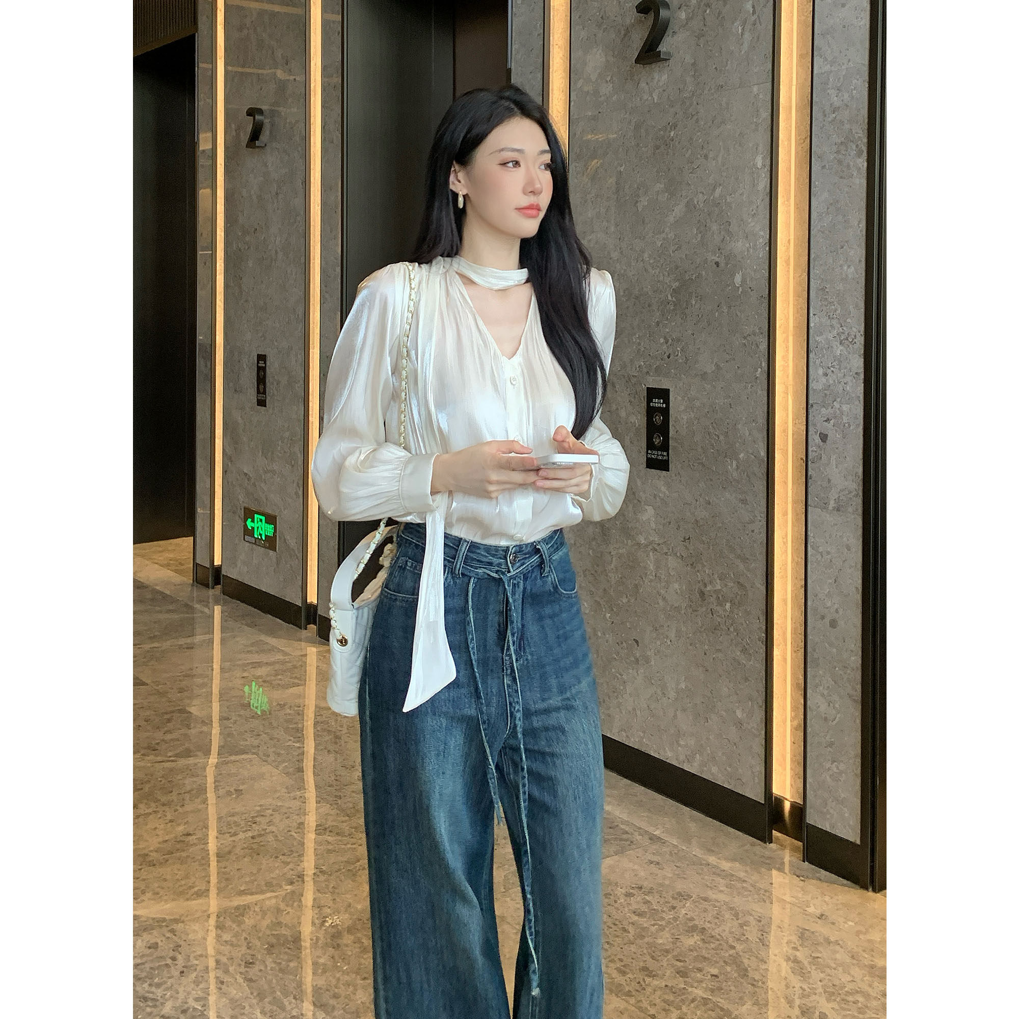 纪金其长袖秋款温柔风韩系气质开衫上衣女飘带v领高级感白色衬衫