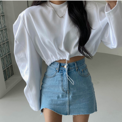 Retro short skirt with irregular buttocks, high waist and thin denim skirt